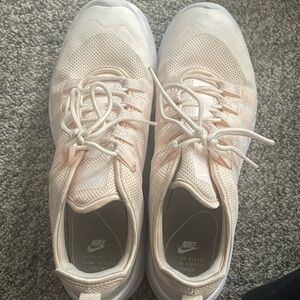 Women’s air max size 9.5